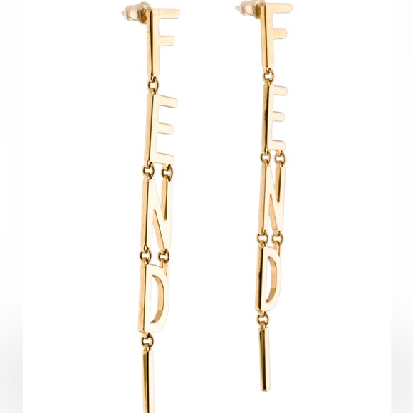 Fendi
Signature Drop Earrings - Picture 4 of 10